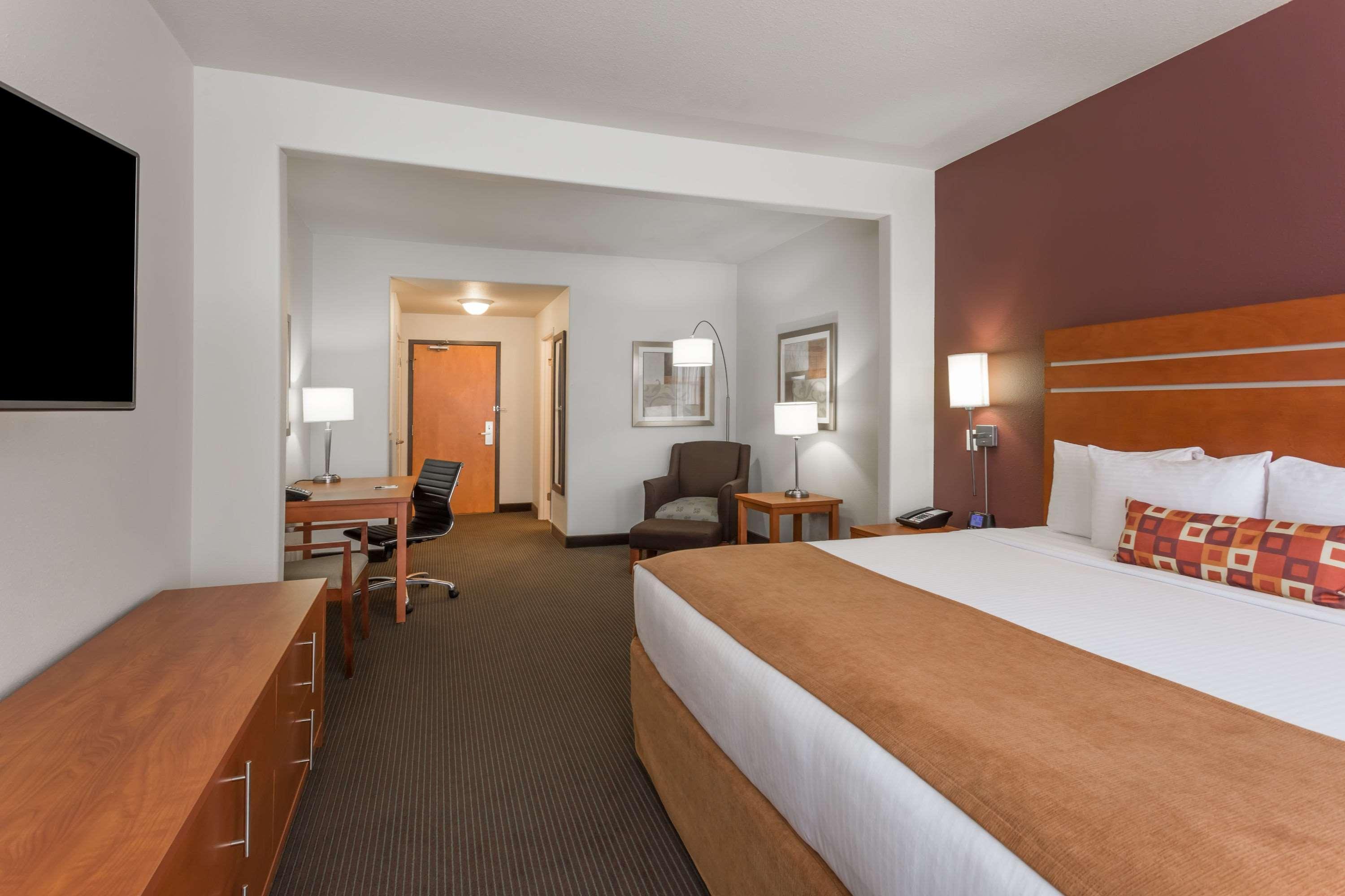 Hotel Wingate By Wyndham Calgary South Exterior foto