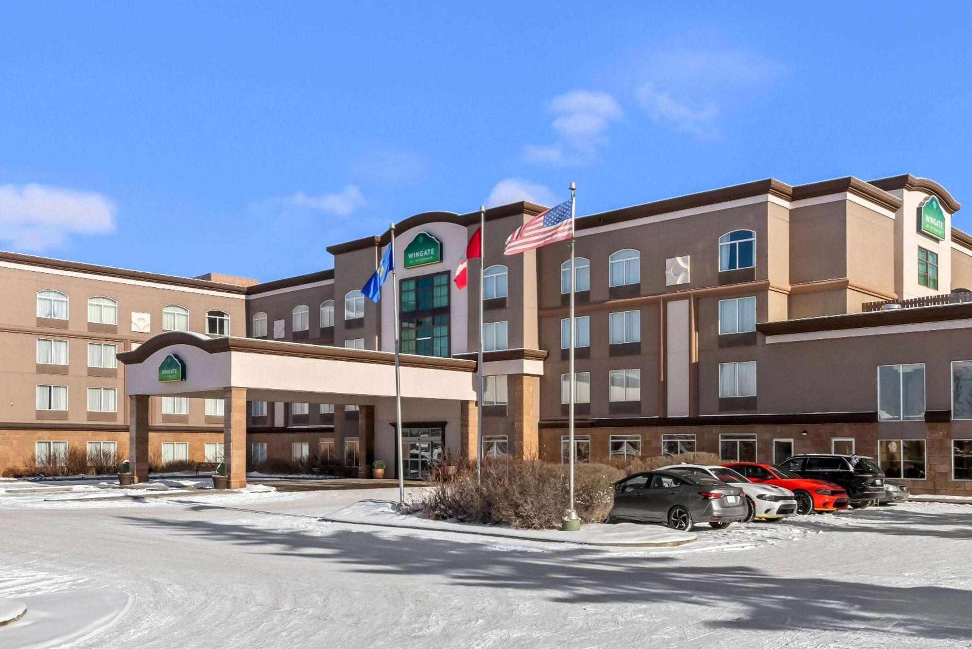 Hotel Wingate By Wyndham Calgary South Exterior foto