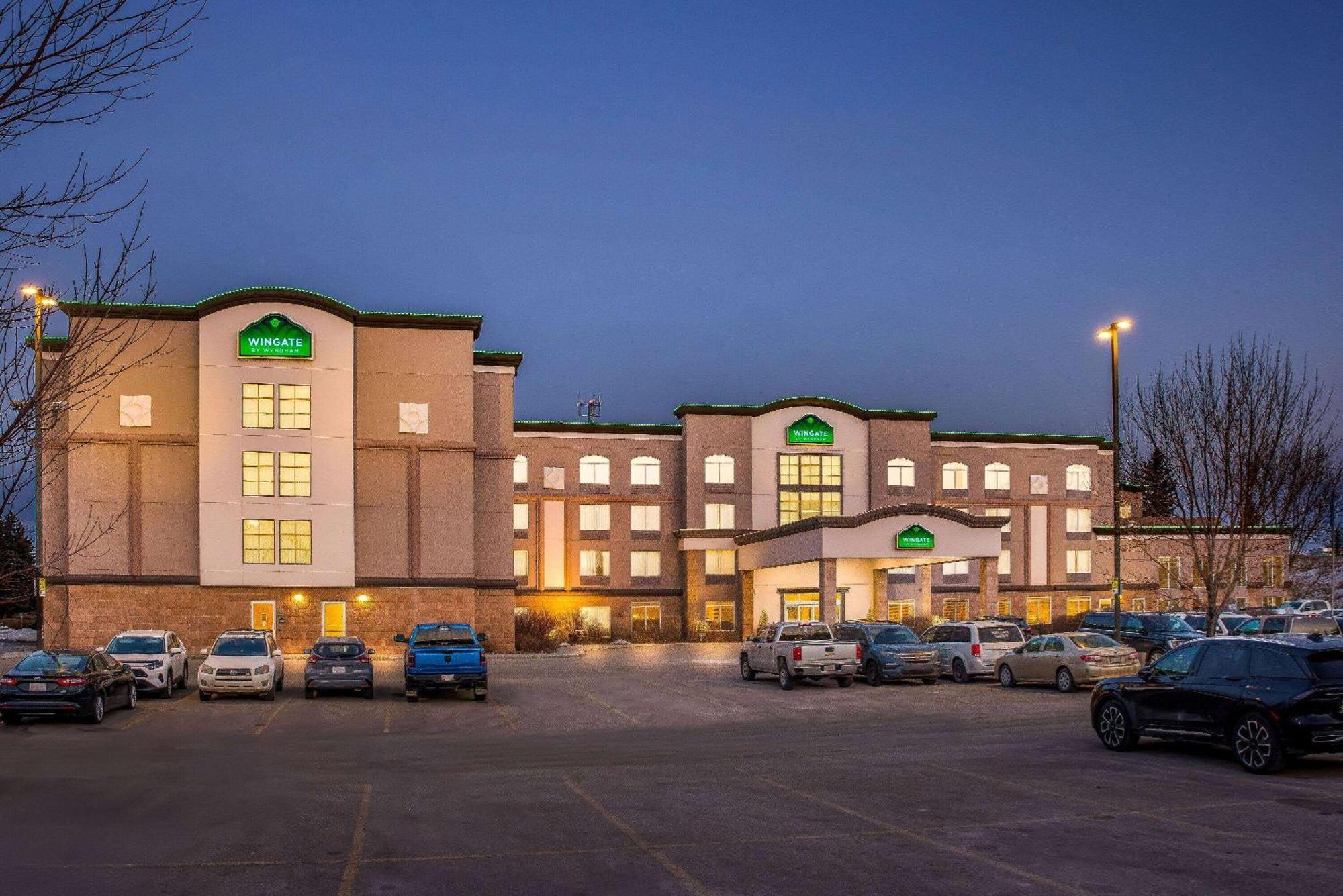 Hotel Wingate By Wyndham Calgary South Exterior foto