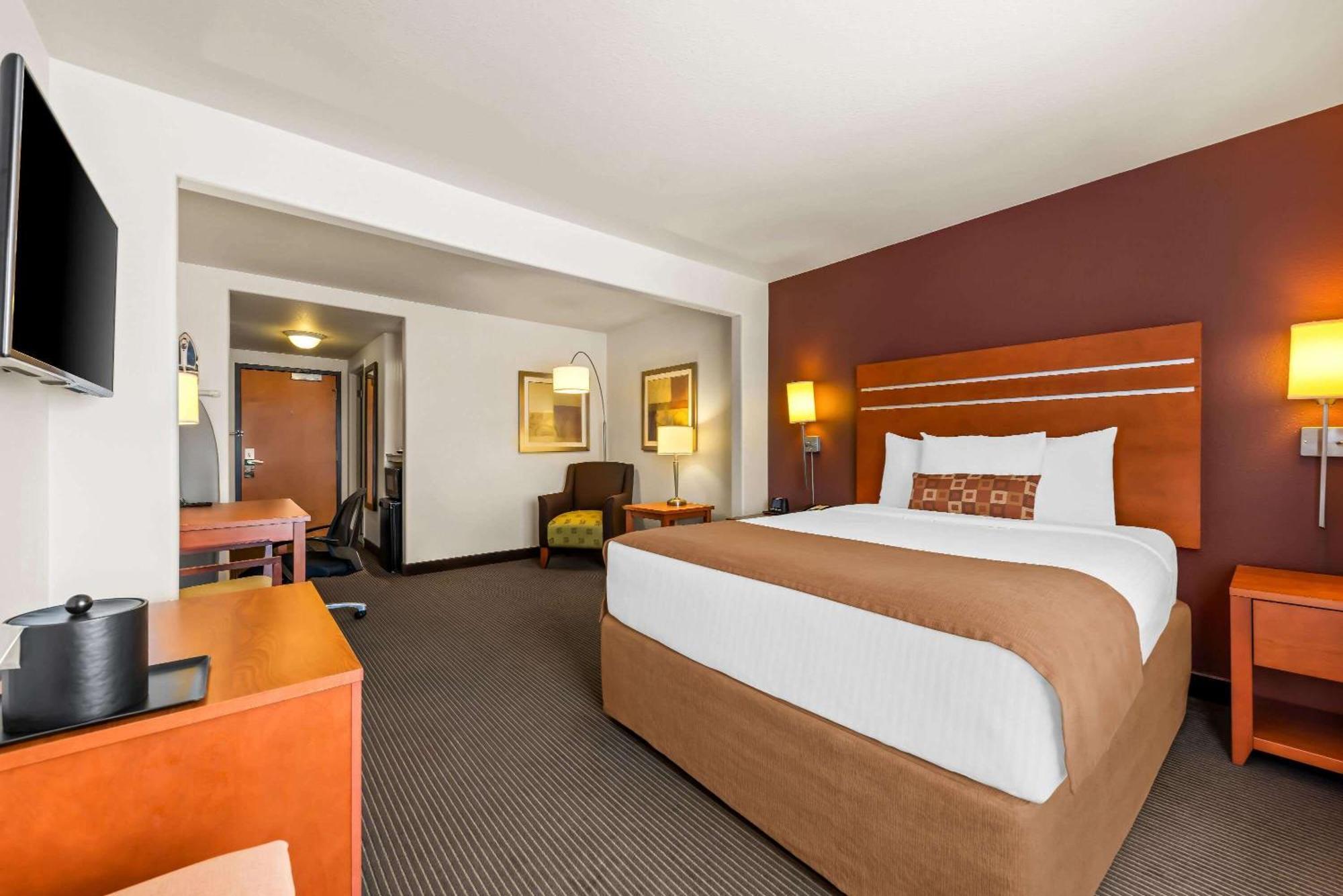 Hotel Wingate By Wyndham Calgary South Exterior foto