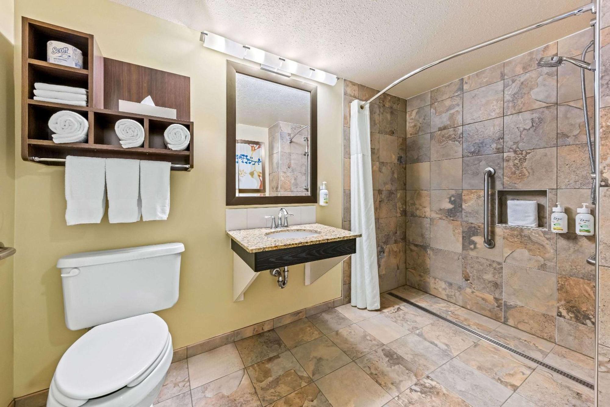 Hotel Wingate By Wyndham Calgary South Exterior foto